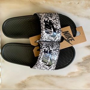 Men’s Nike Benassi Slides, Size 13